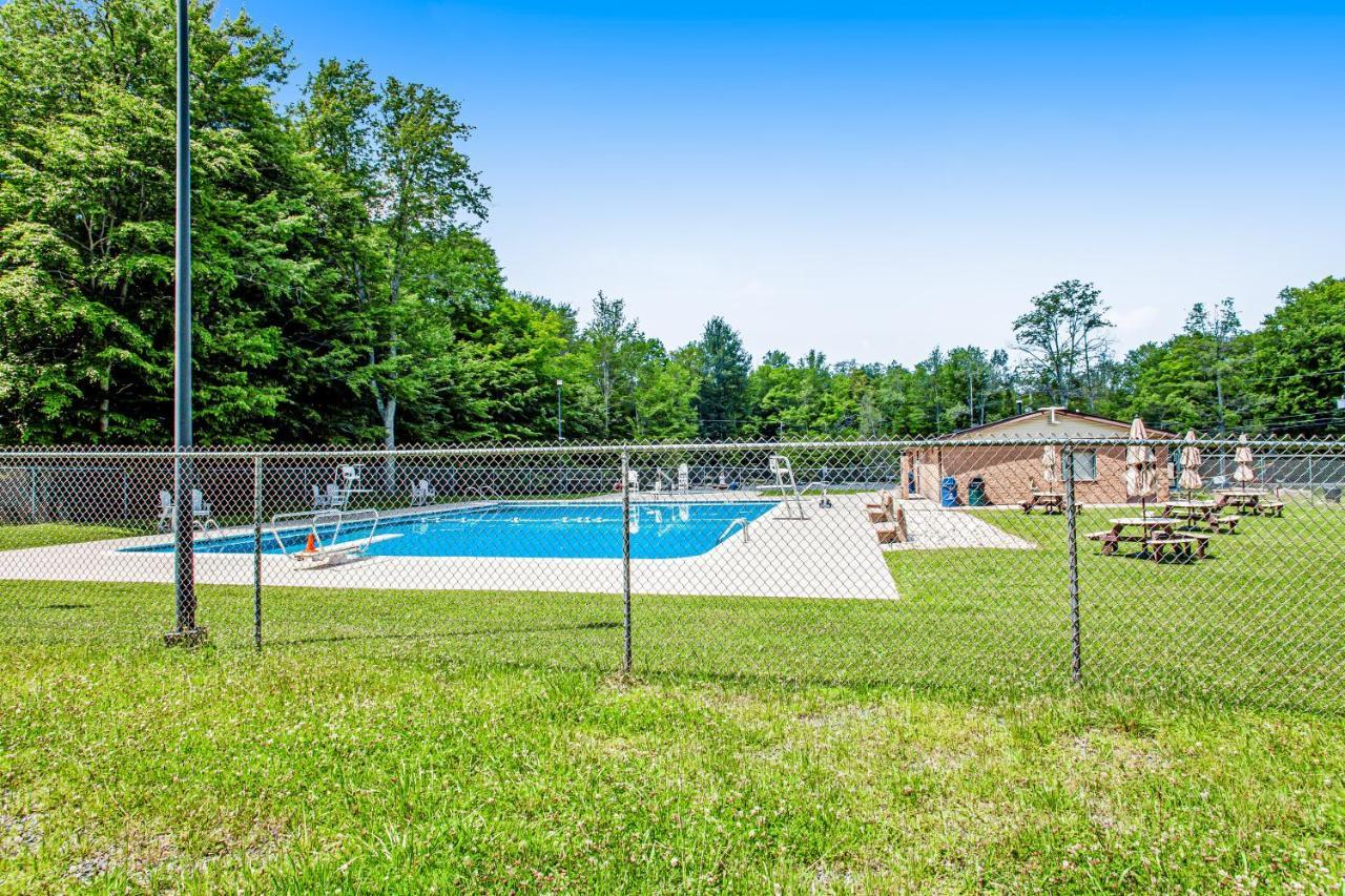 Friendship Lodge Pocono Lake Exteriör bild
